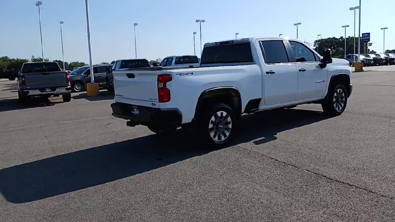 2024 Chevrolet Silverado 2500HD Custom photo 7
