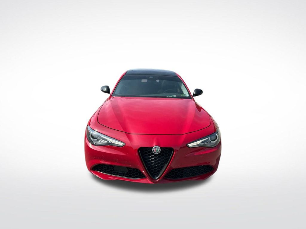 2020 Alfa Romeo Giulia Base photo 2
