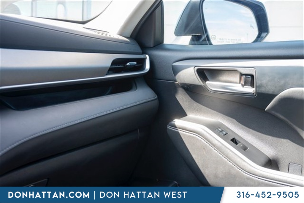 2022 Toyota Highlander XLE photo 11