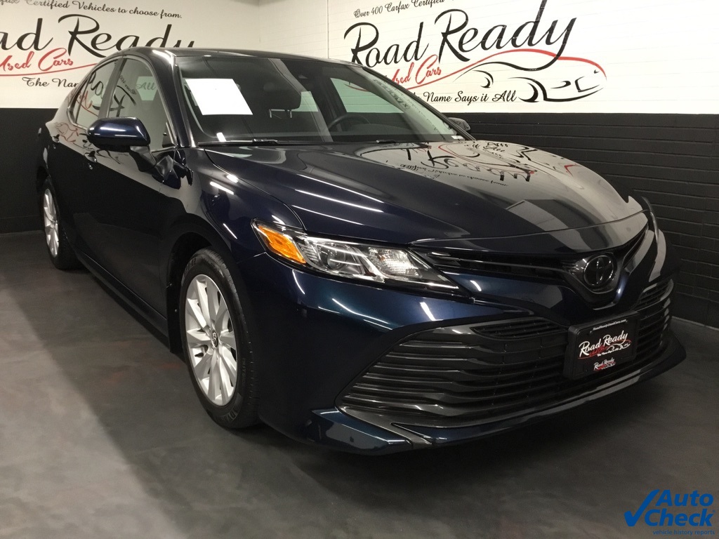2020 Toyota Camry LE photo 2