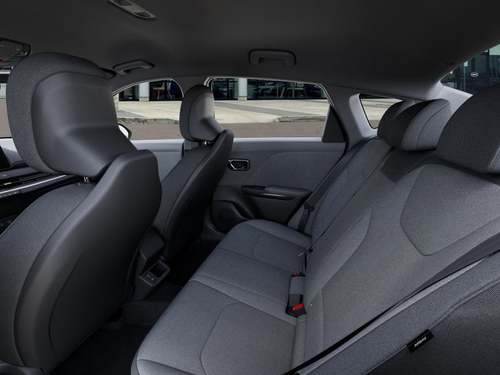 2025 Kia K4 LXS photo 16