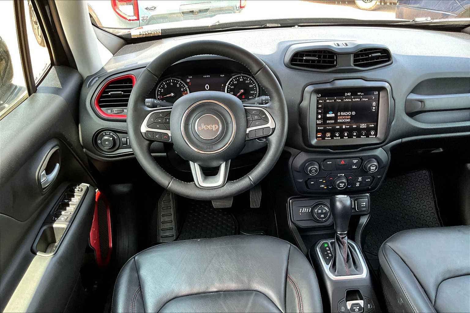 2023 Jeep Renegade Trailhawk photo 4