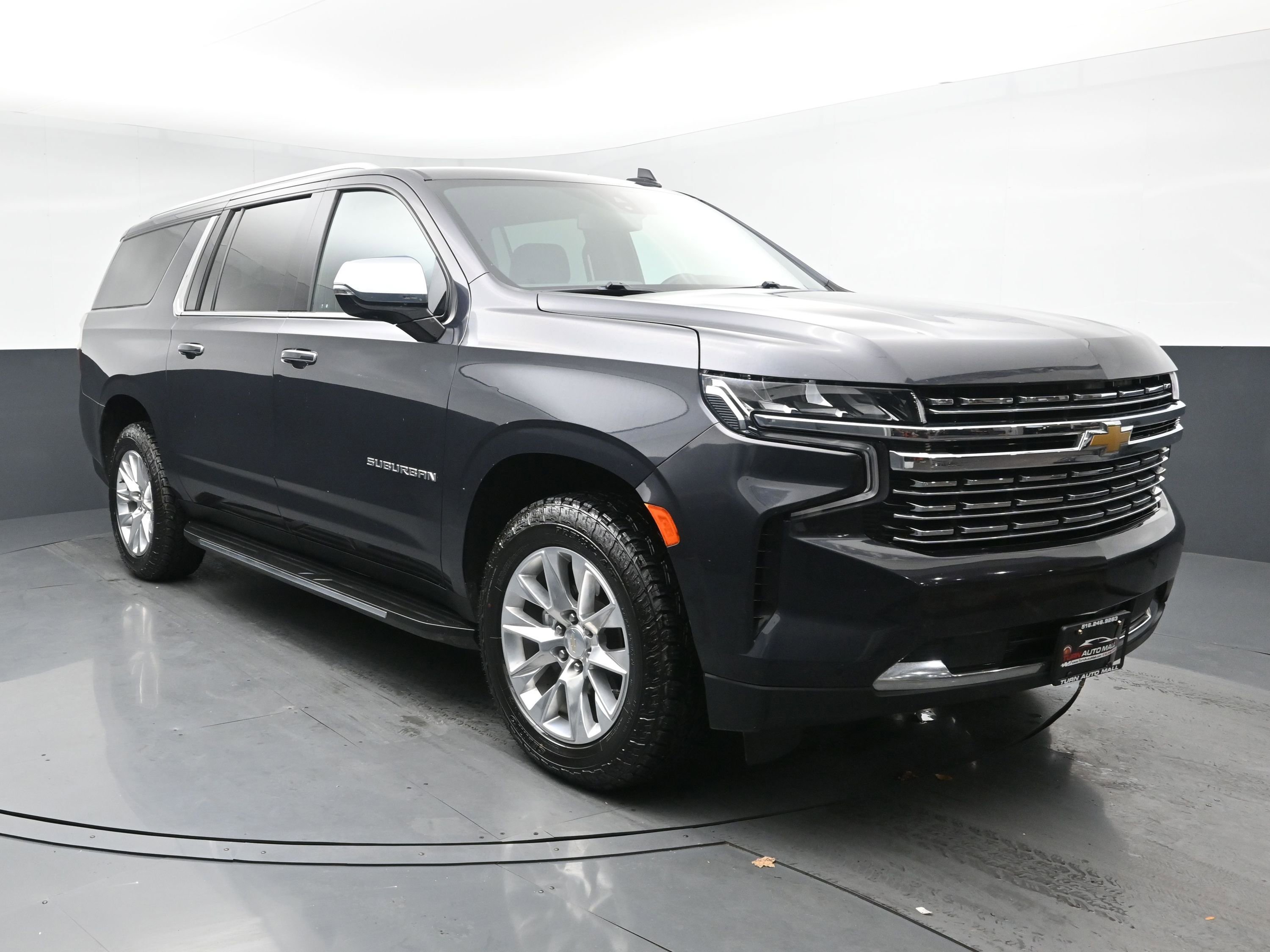 2023 Chevrolet Suburban Premier photo 2