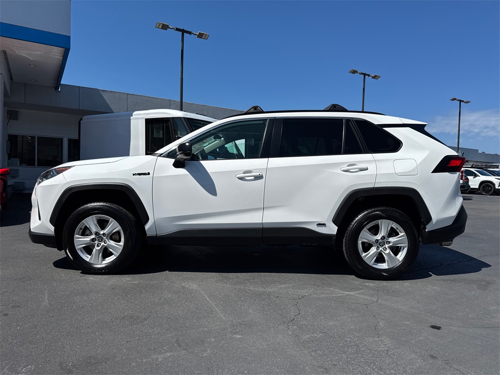 2021 Toyota RAV4 Hybrid LE photo 4