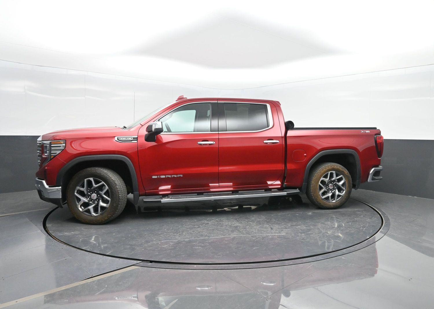 2024 GMC Sierra 1500 SLT's photo