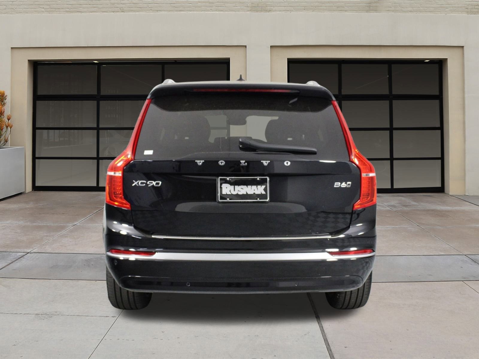 2025 Volvo XC90 Plus photo 3