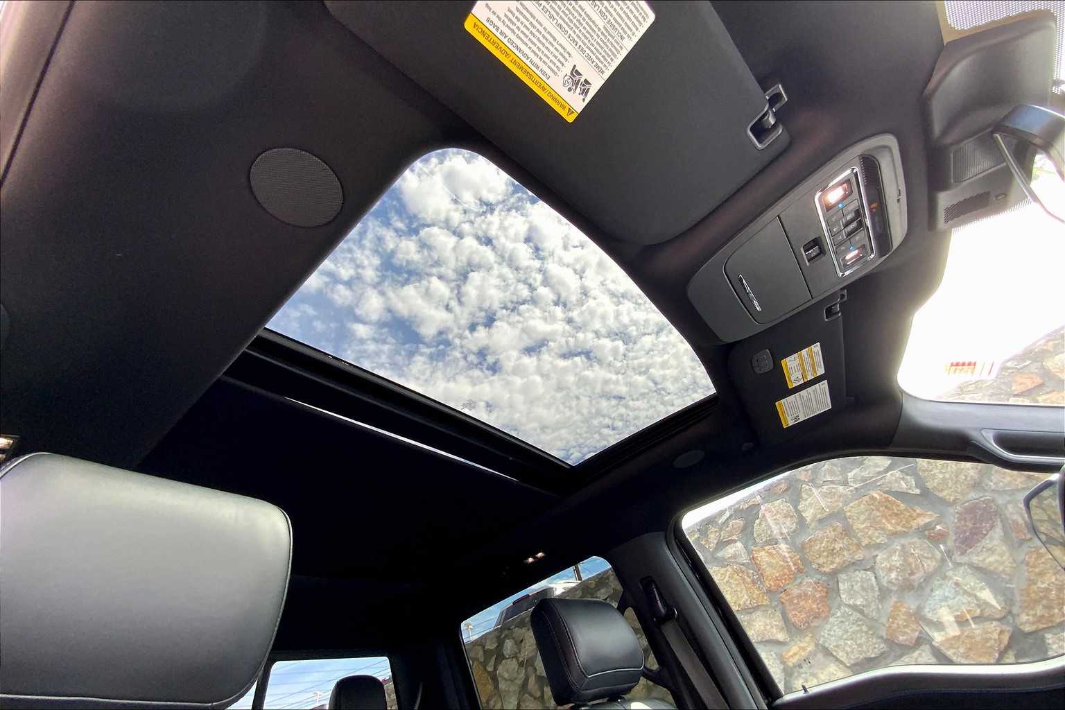 2025 Ford F-150 Platinum photo 11