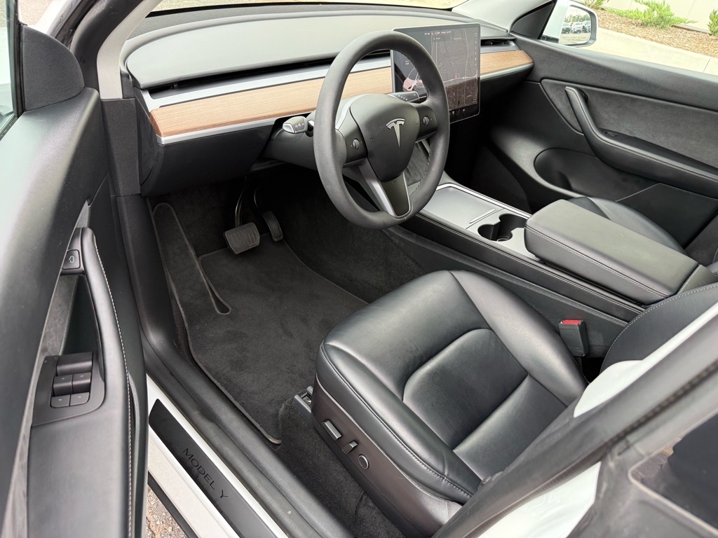 2022 Tesla Model Y Long Range photo 9