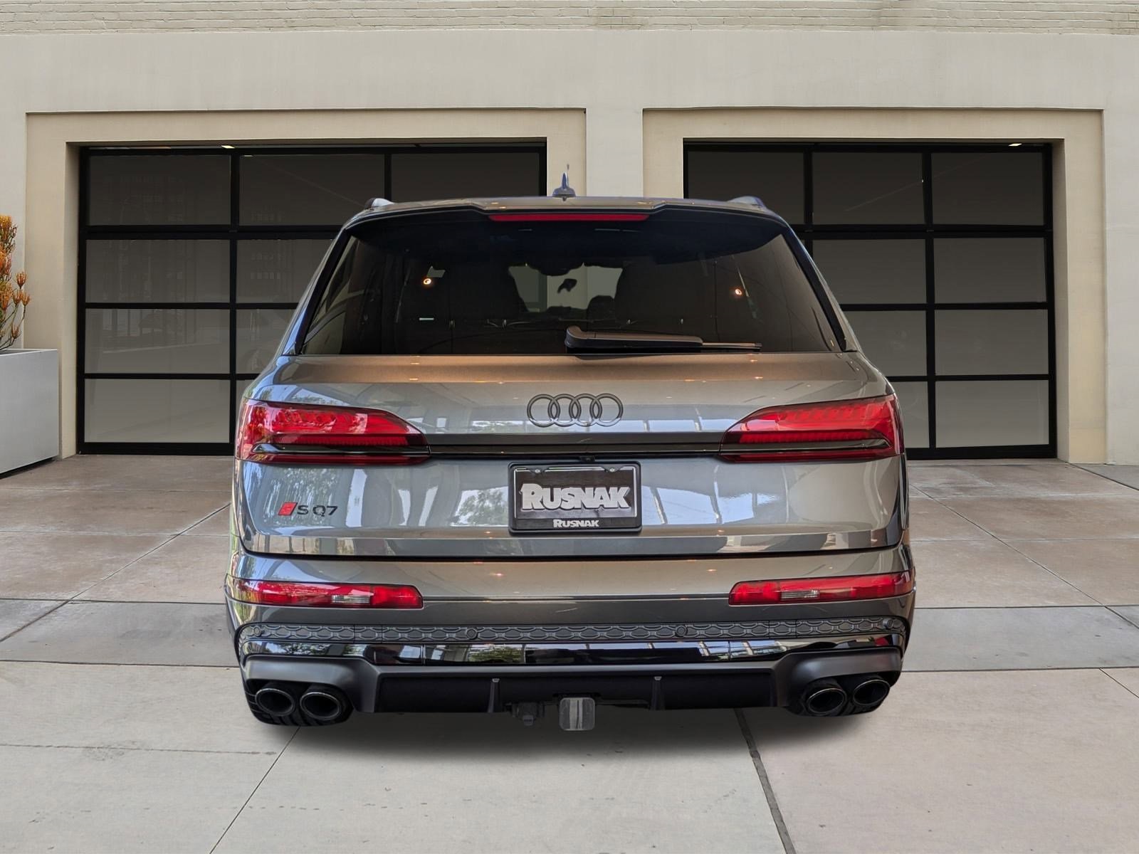 2025 Audi SQ7 Premium Plus photo 2