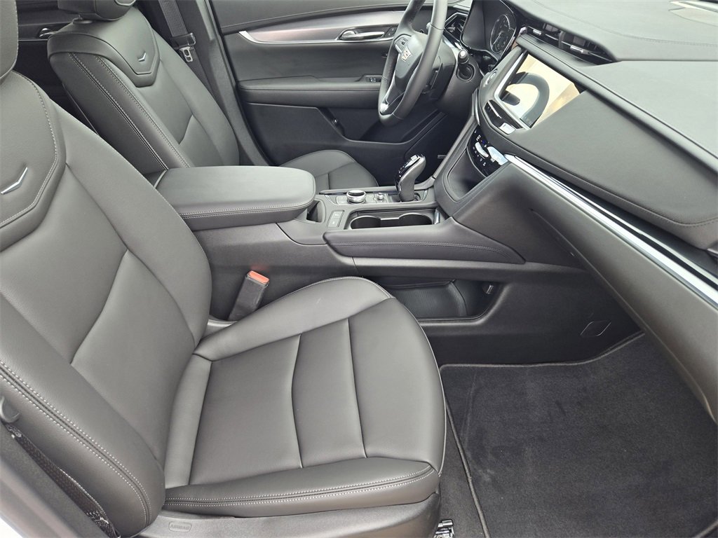 2025 Cadillac XT6 Luxury photo 14