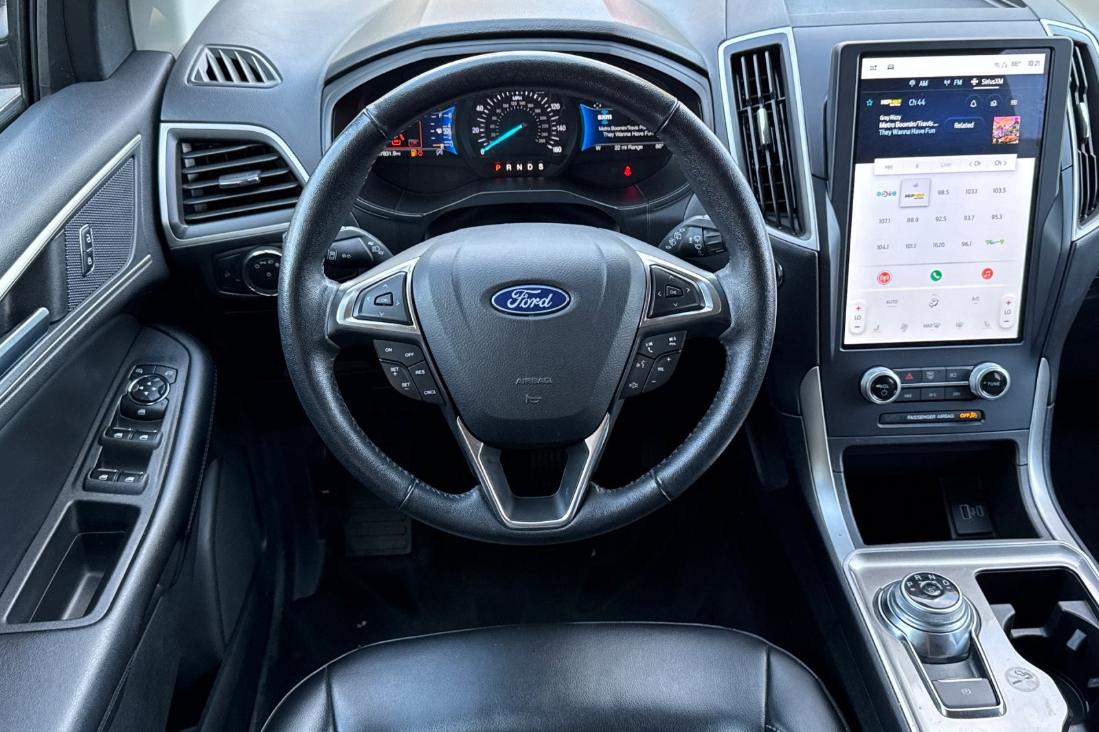 2023 Ford Edge SEL photo 16