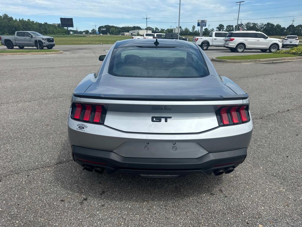 2025 Ford Mustang GT photo 5