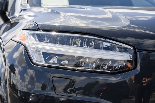 2022 Volvo XC90 Momentum photo 9