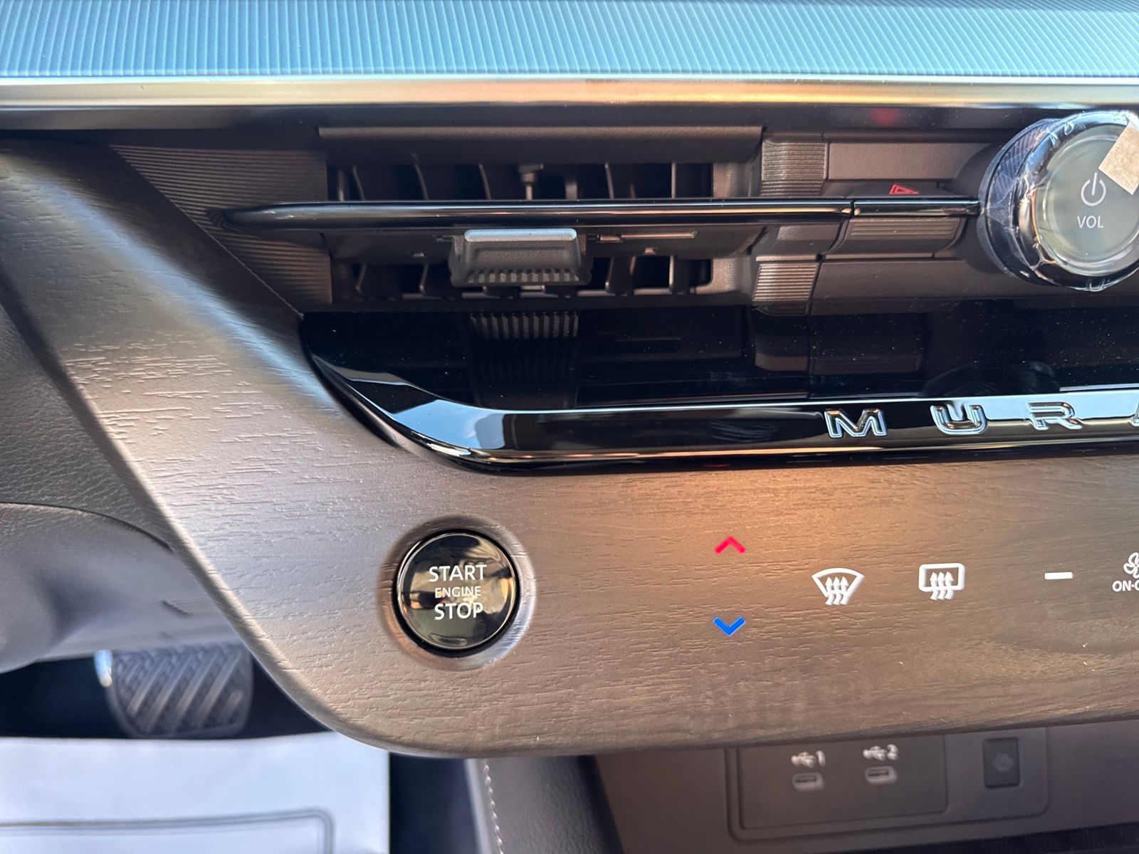 2025 Nissan Murano SL photo 18