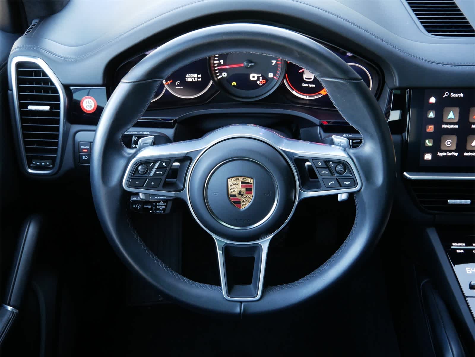 2023 Porsche Cayenne Platinum Edition photo 9