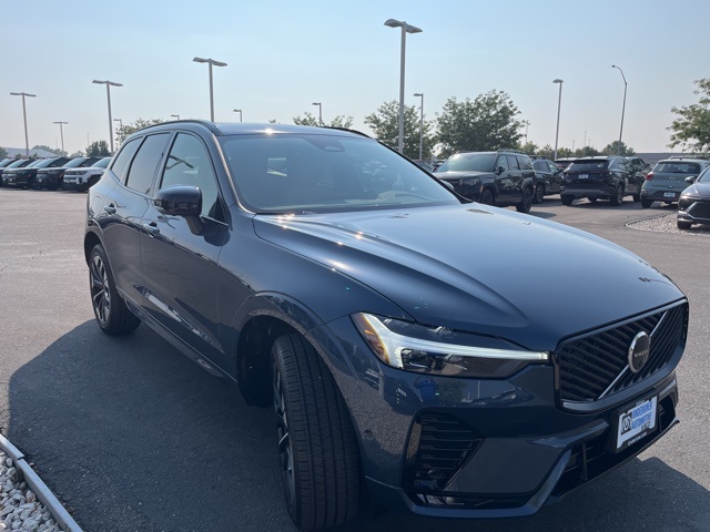 2026 Volvo XC60 B5 Plus photo 7