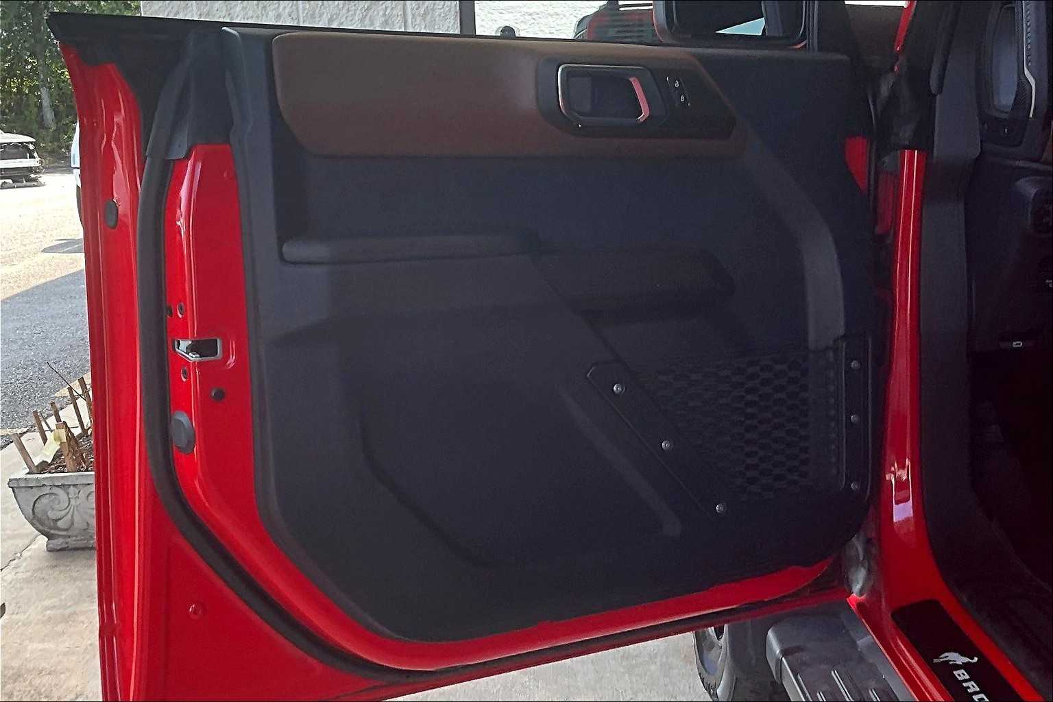 2024 Ford Bronco Outer Banks photo 19