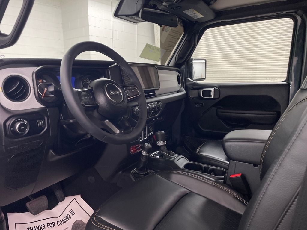 2025 Jeep Wrangler Willys photo 4