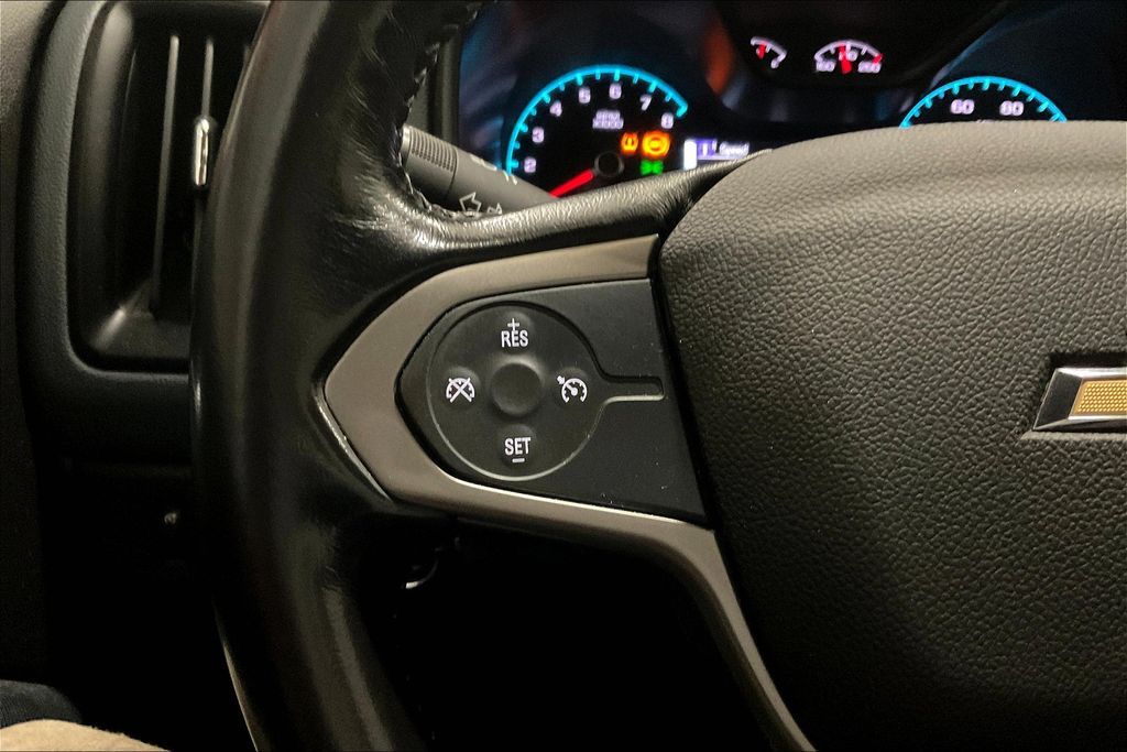 2017 Chevrolet Colorado Z71 photo 17