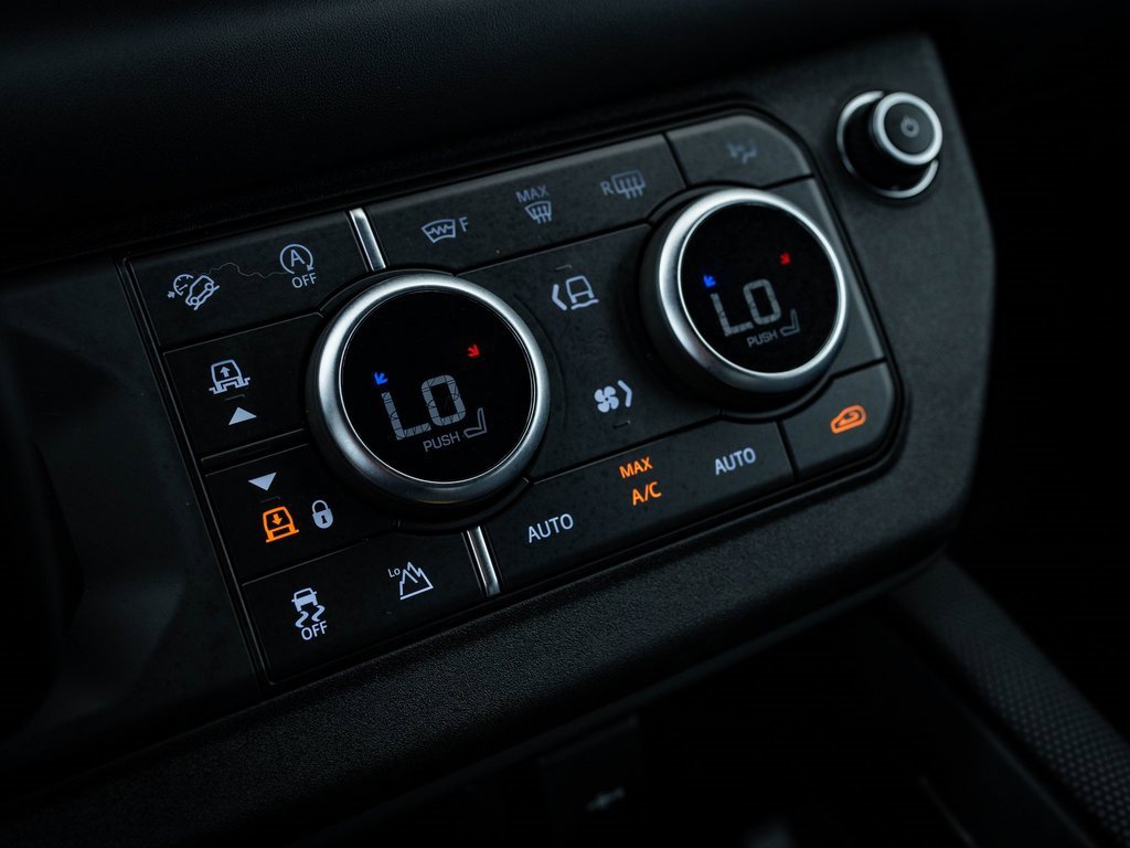 2021 Land Rover Defender 110 X-Dynamic HSE photo 31