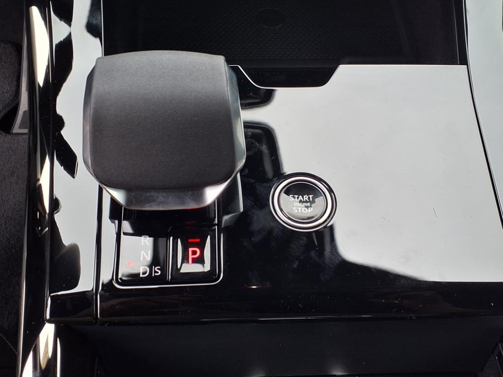 2025 Land Rover Range Rover Sport SE photo 13
