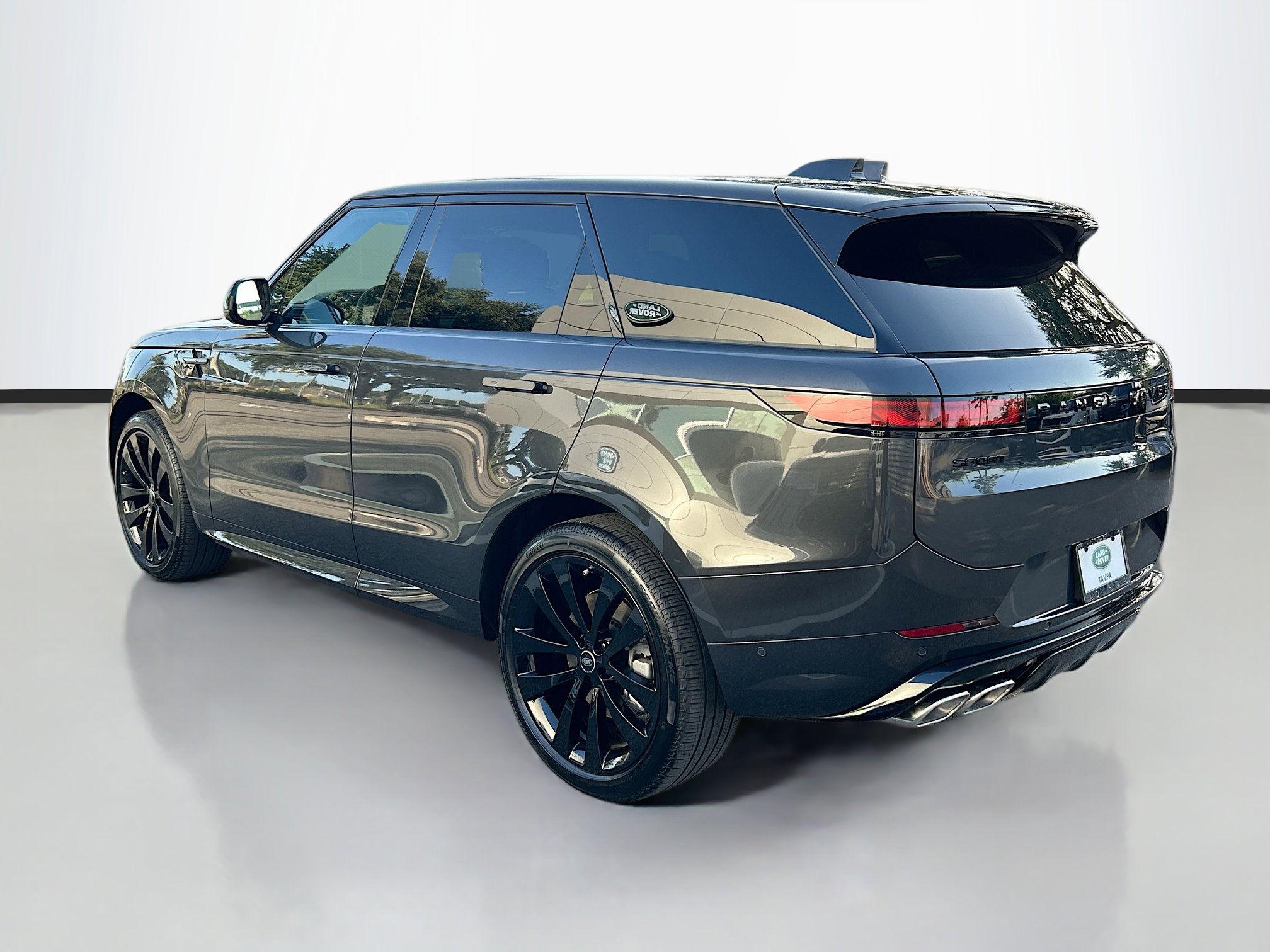2025 Land Rover Range Rover Sport SE photo 3