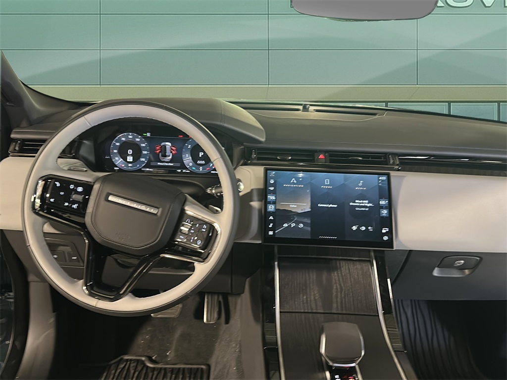2026 Land Rover Range Rover Velar SE photo 24