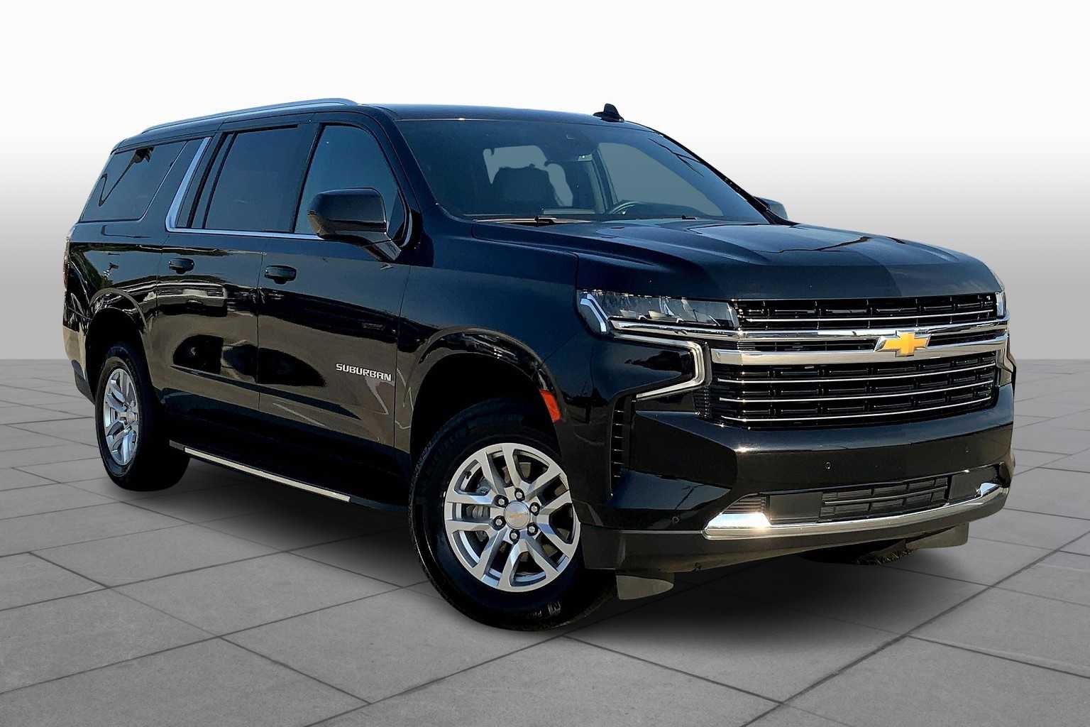 2024 Chevrolet Suburban LT photo 2