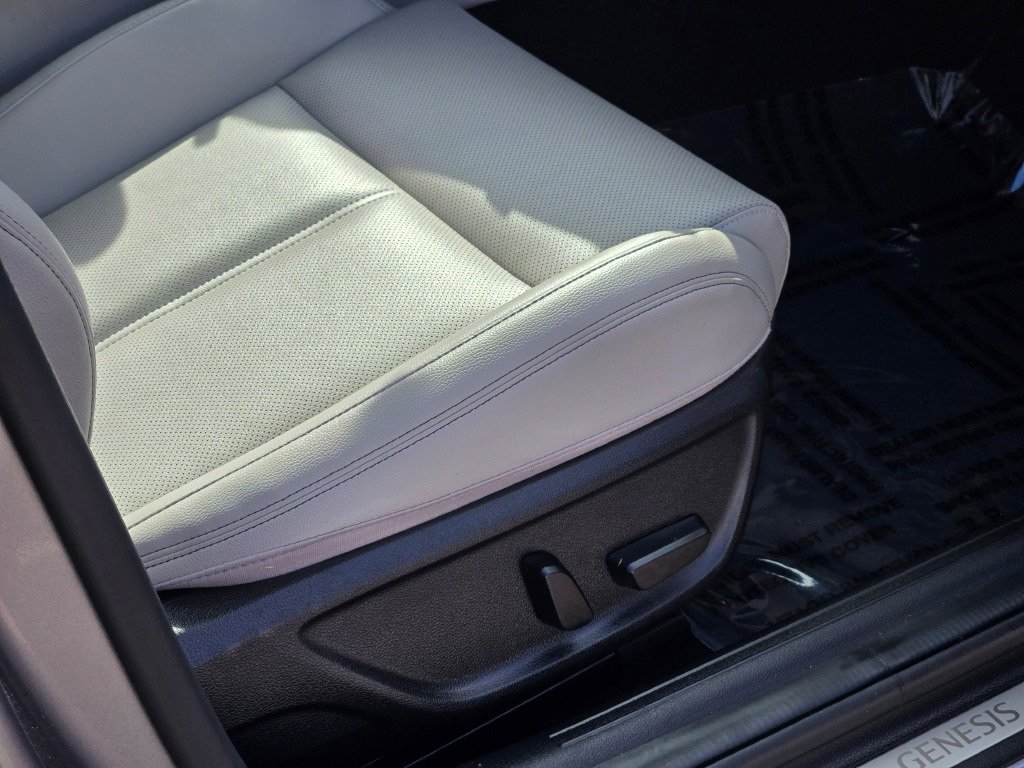 2023 Genesis G70 2.0T photo 6