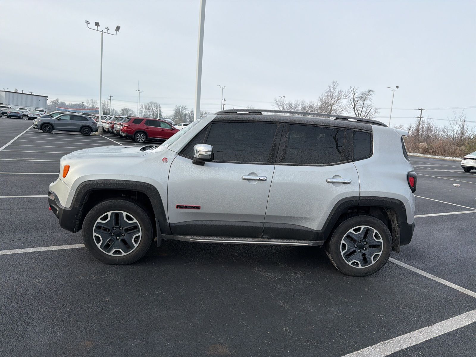 2016 Jeep Renegade Trailhawk photo 2