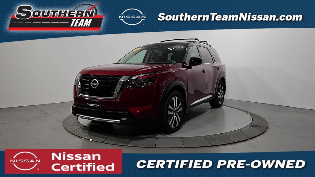 2025 Nissan Pathfinder Platinum's photo