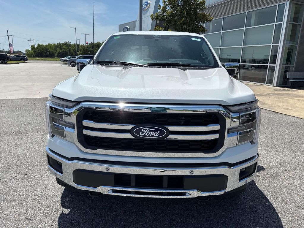 2025 Ford F-150 Lariat photo 2