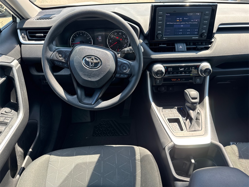 2022 Toyota RAV4 XLE photo 21