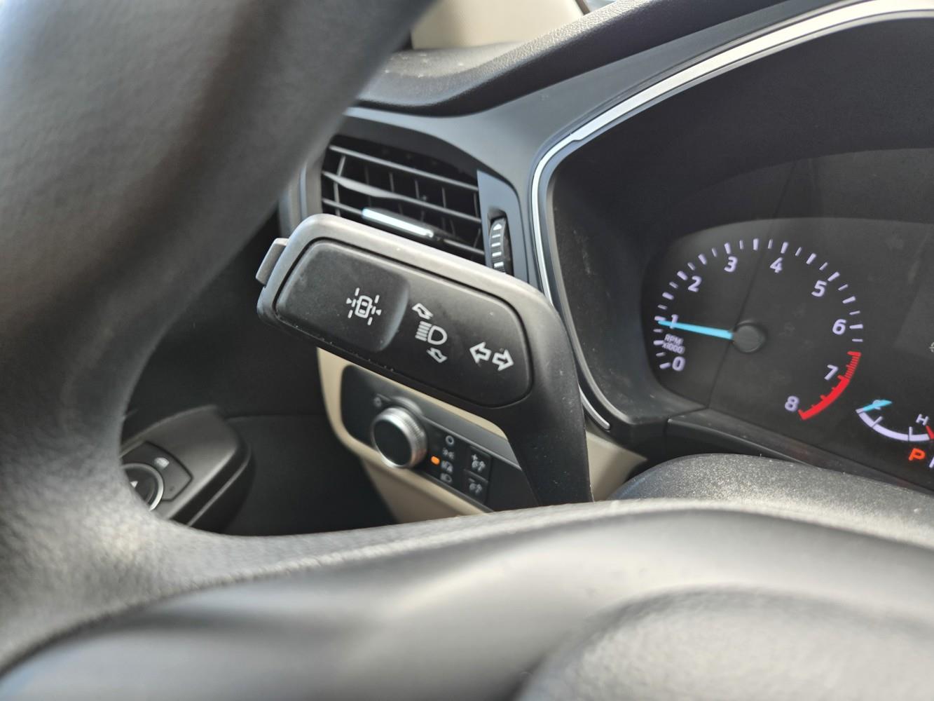 2020 Ford Escape SE photo 18