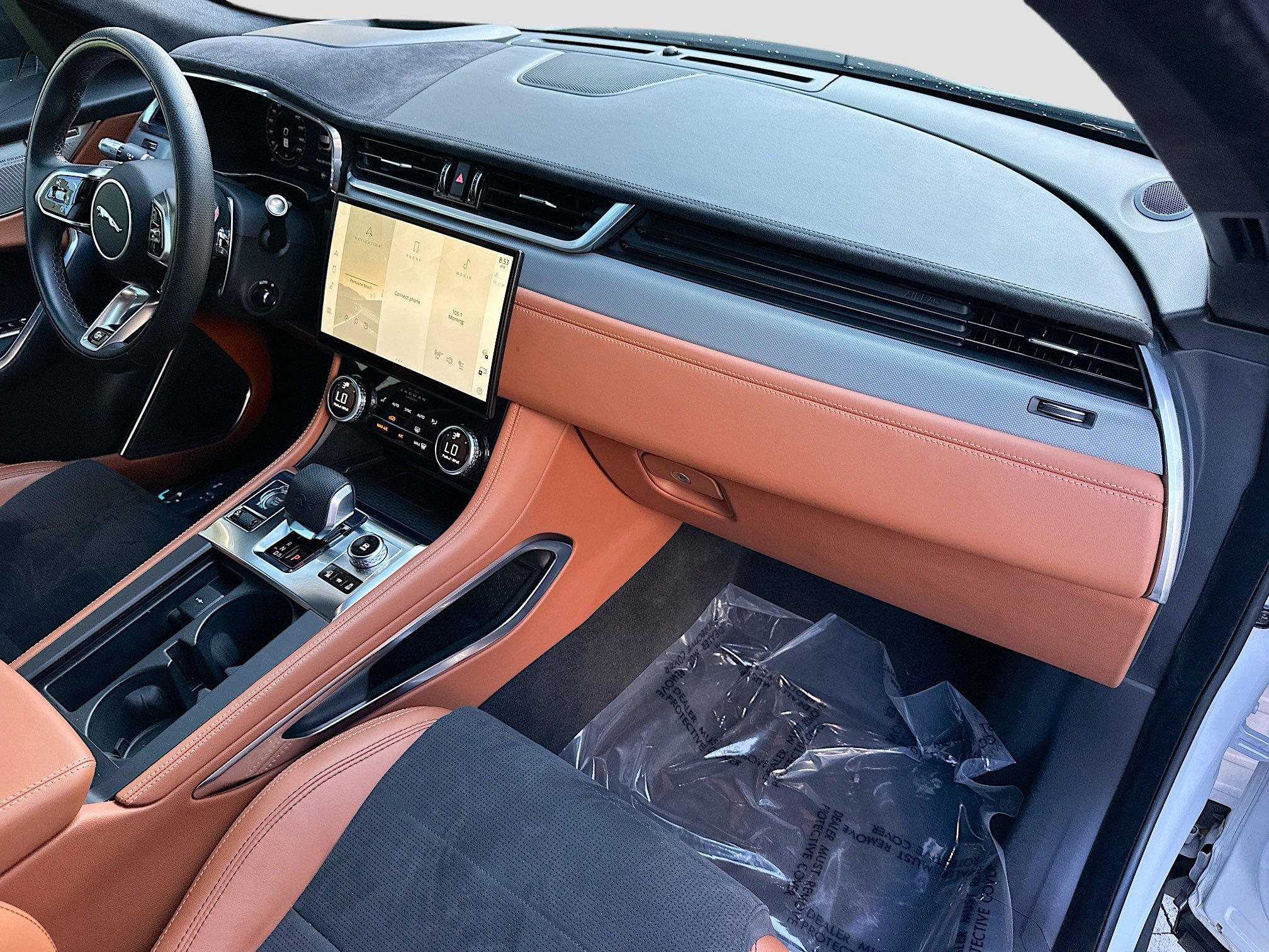 2021 Jaguar F-PACE SVR photo 31