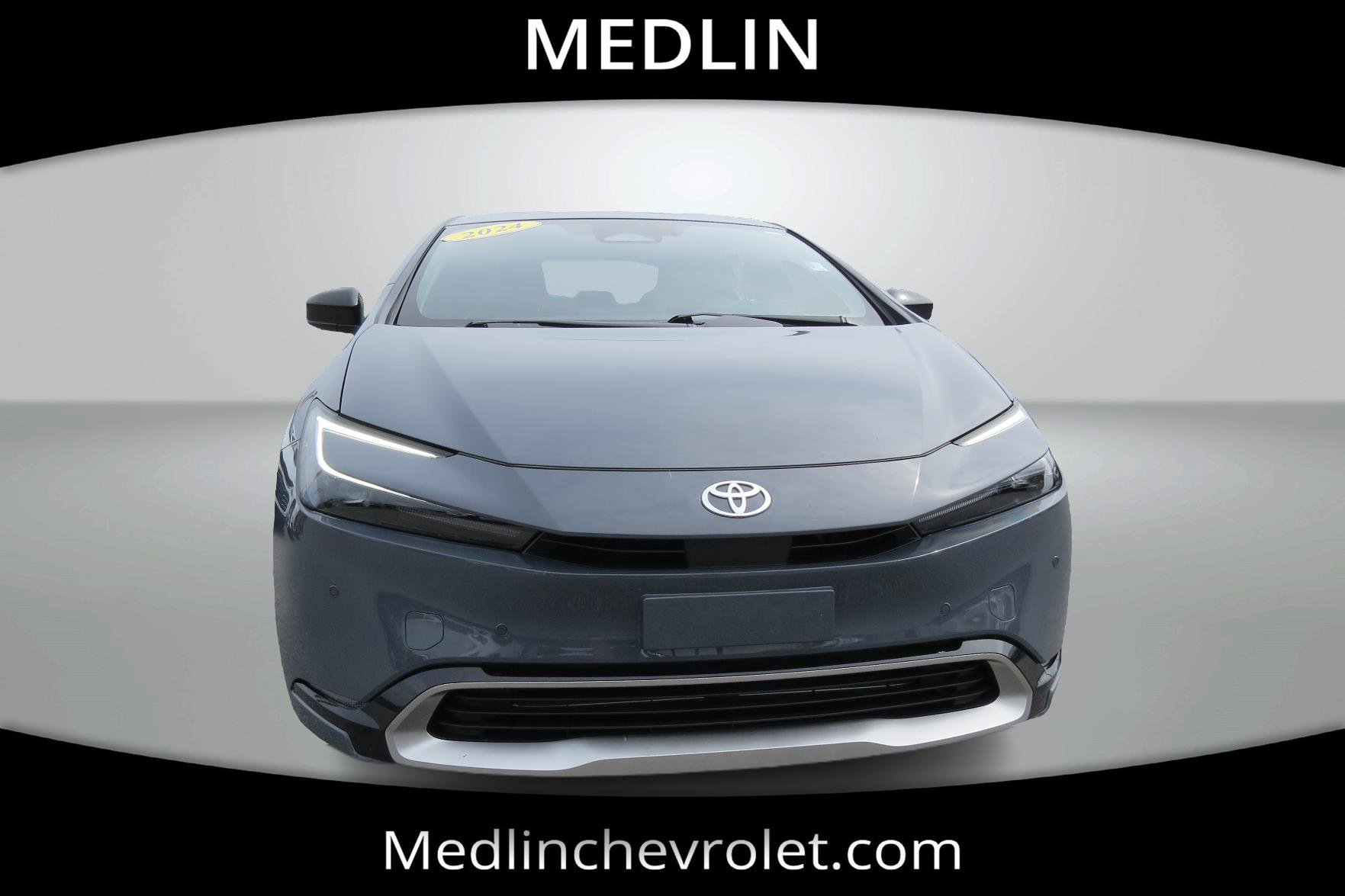 2024 Toyota Prius Prime SE photo 2