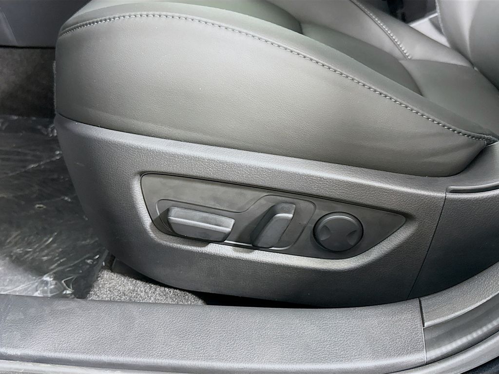 2025 Mazda CX-30 2.5 S Preferred photo 17
