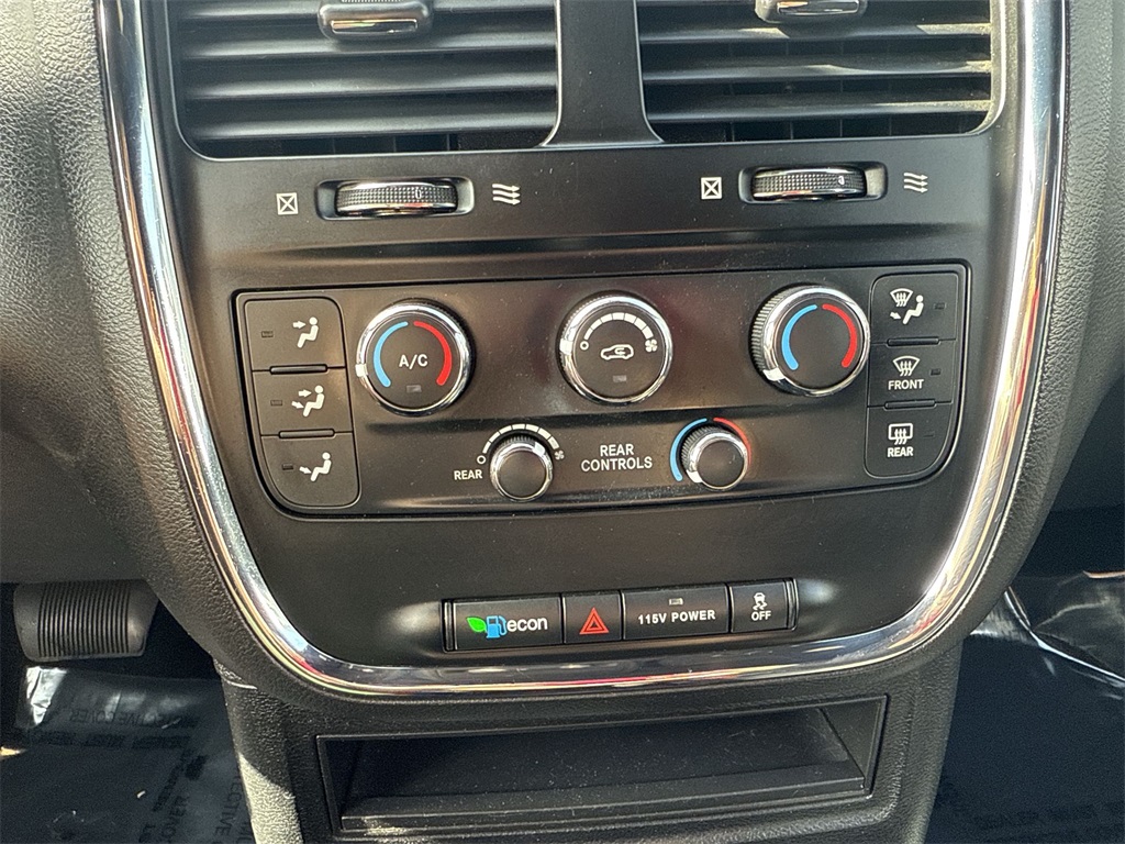 2017 Dodge Grand Caravan SE photo 17