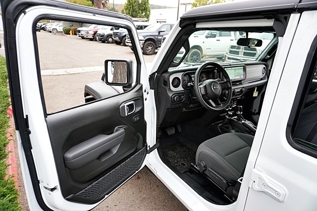 New 2026 Bright White Clear-Coat Exterior Paint Jeep Sport image 41