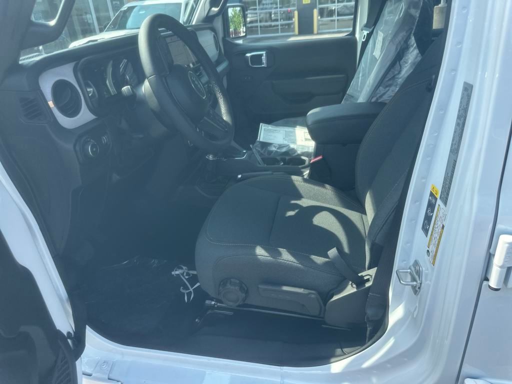 2025 Jeep Wrangler Sport S photo 17