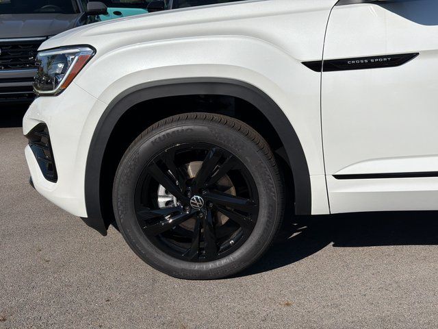 2025 Volkswagen Atlas Cross Sport SEL R-Line photo 3