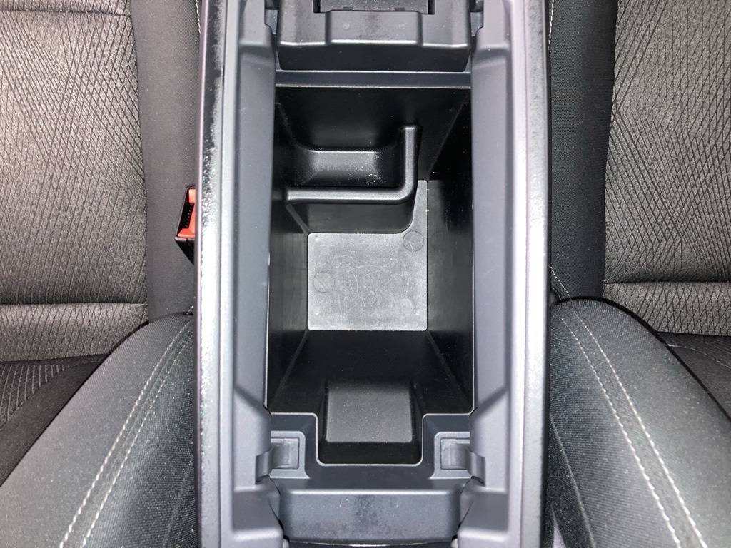 2024 Nissan Rogue SV photo 2