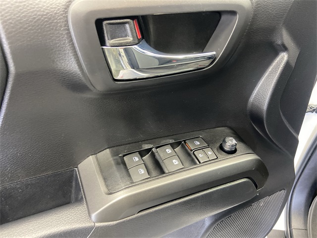 2023 Toyota Tacoma SR5 photo 21