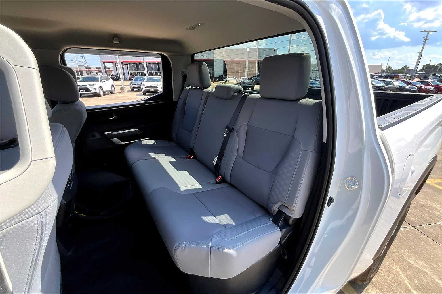 2022 Toyota Tundra SR5 photo 18