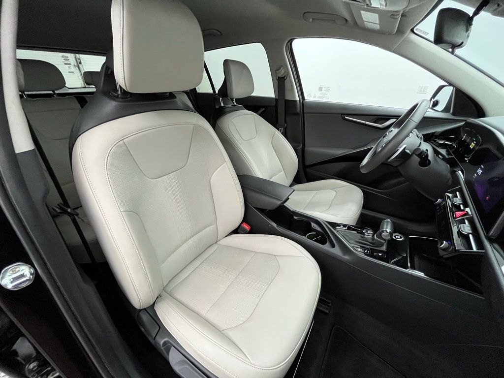 2023 Kia Niro EX photo 24