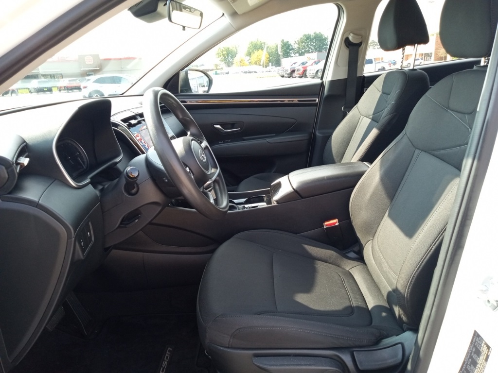 2023 Hyundai Tucson SE photo 12