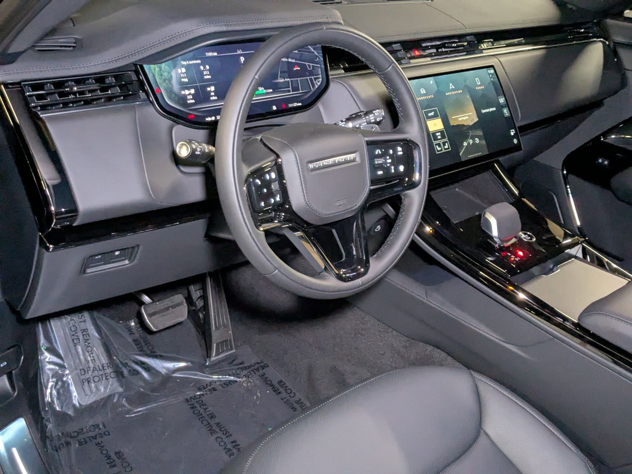 2025 Land Rover Range Rover Sport SE photo 3