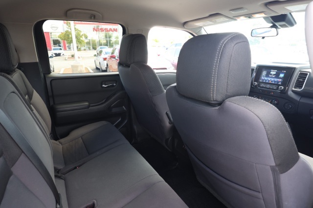2023 Nissan Frontier SV photo 14