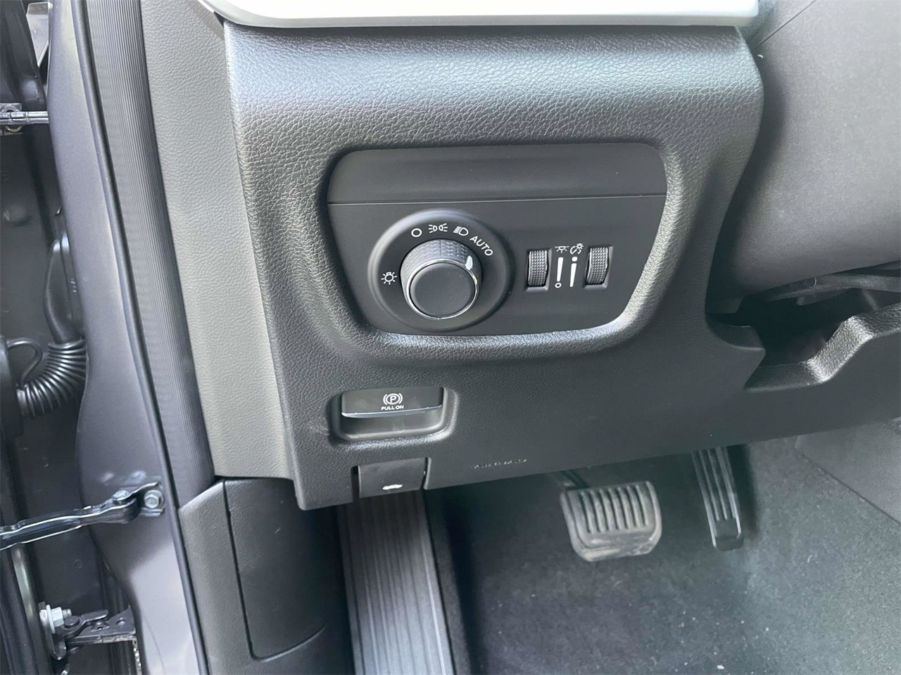 2025 Jeep Grand Cherokee Laredo photo 23