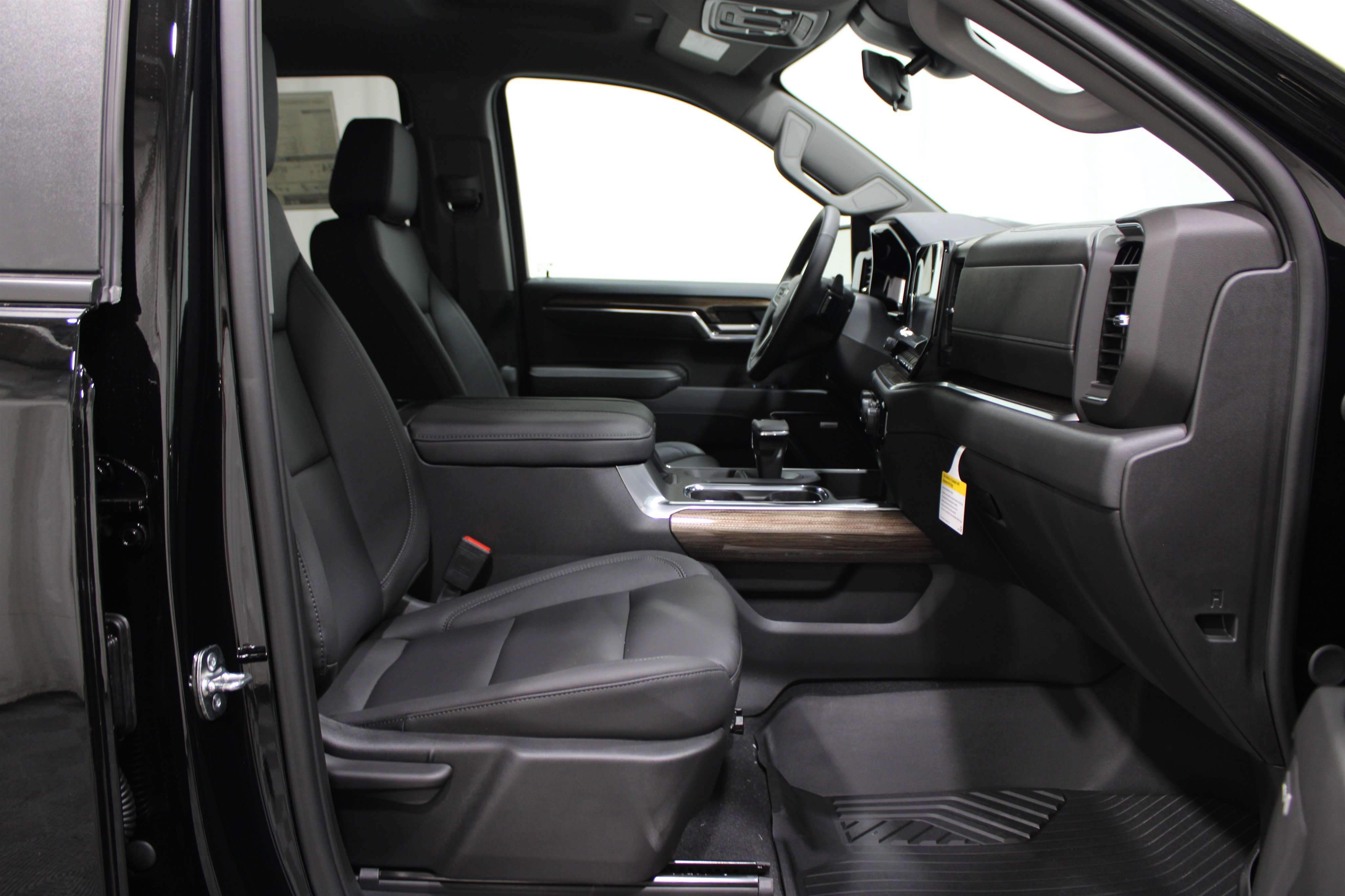 2026 Chevrolet Silverado 1500 LT Trail Boss photo 14
